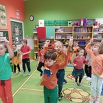Dzieci tańczą 1.jpg