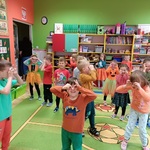 Dzieci tańczą 2.jpg