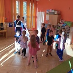 Dzieci tańczą poloneza 5.jpg