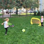 Dzieci graja w piłkę.jpg6.jpg