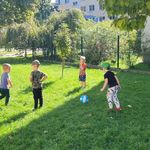 Dzieci graja w piłkę.jpg8.jpg