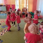 dzieci tańczą 2.jpg