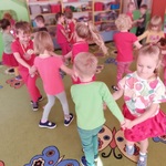dzieci tańczą 1.jpg